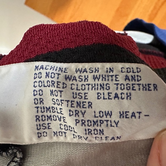 Vintage 90’s Starter NHL Vancouver Canucks Hockey Jersey Youth Medium - Picture 11 of 13